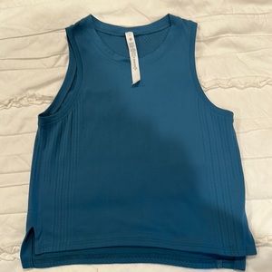 Lululemon Train to be tank size 2
